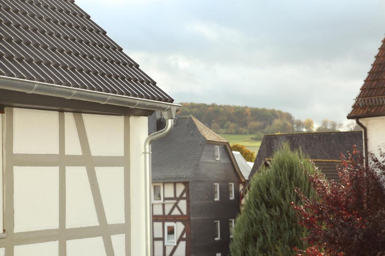 Im Fachwerk - Wohlfuehlen, Entspannen & Wandern Im Gruenen Gladenbach Exterior foto